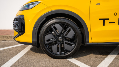 VW T-Roc 1.5 eTSI R-Line (pohľad do interiéru)