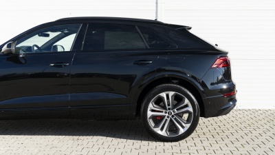 AUDI Q8 3.0 TFSIe Quattro PHEV (pohľad do interiéru)