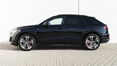 AUDI Q8 3.0 TFSIe Quattro PHEV (pohľad zboku)