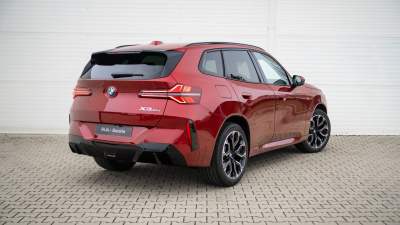 BMW X3 20d xDrive (pohľad zboku)