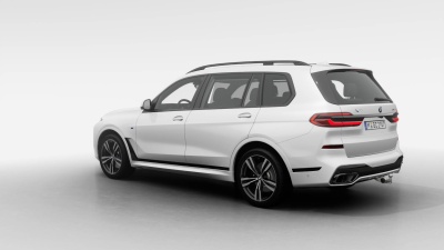 BMW X7 40i xDrive (pohľad zboku)