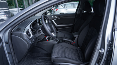 Kia Ceed 1.5 T-GDi Silver (pohľad do interiéru)