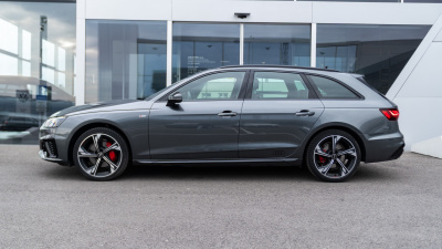 AUDI A4 Avant 2.0 TDI Quattro (pohľad zboku)