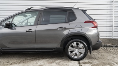 Peugeot 2008 1,2 PureTech  Automat (pohľad do interiéru)