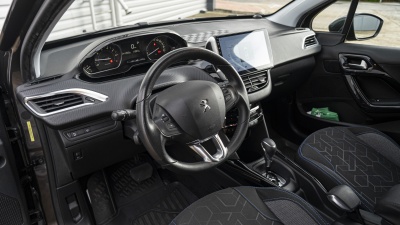 Peugeot 2008 1,2 PureTech  Automat