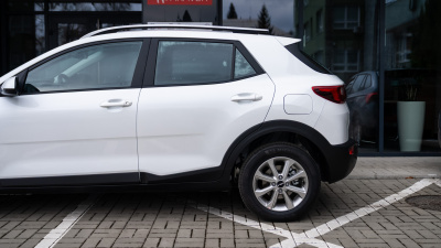 Kia Stonic 1.2 DPi Silver (pohľad do interiéru)