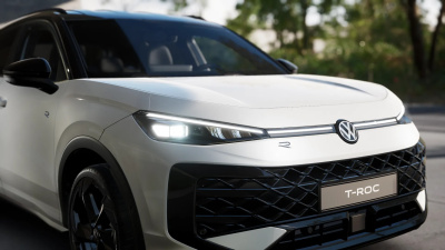 VW T-ROC 1.5 eTSI R-Line (pohľad spredu)