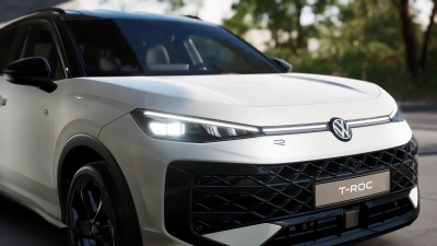 VW T-ROC 1.5 eTSI R-Line (pohľad spredu)