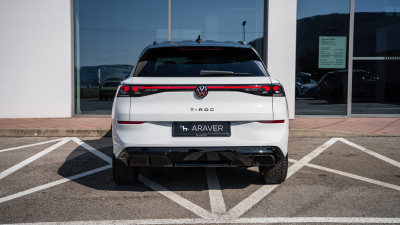 VW T-ROC 1.5 eTSI R-Line (pohľad do interiéru)