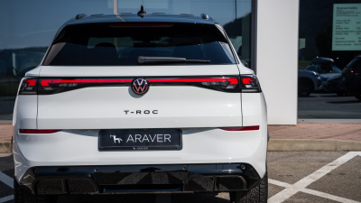 VW T-ROC 1.5 eTSI R-Line (pohľad do interiéru)