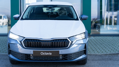 Škoda Octavia 1.5 TSI Drive 130 (pohľad zboku)