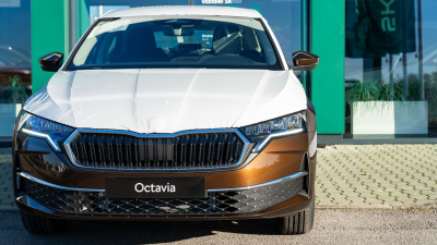 Škoda Octavia 1.5 TSI Selection (pohľad zboku)