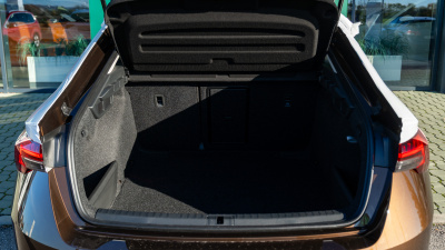 Škoda Octavia 1.5 TSI Selection (pohľad do interiéru)