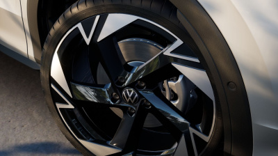 VW T-Roc 1.5 eTSI R-Line (pohľad do interiéru)