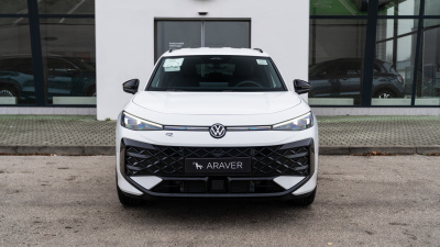 VW T-Roc 1.5 eTSI R-Line (pohľad do interiéru)