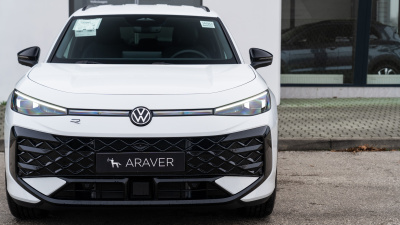 VW T-Roc 1.5 eTSI R-Line (pohľad do interiéru)