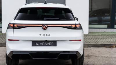 VW T-Roc 1.5 eTSI R-Line (pohľad do interiéru)