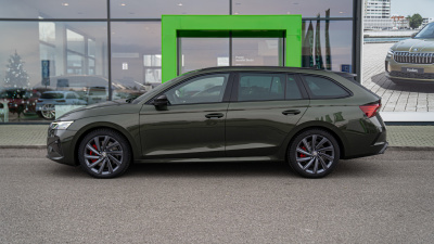 Škoda Octavia Combi 2.0 TSI RS  (pohľad do interiéru)