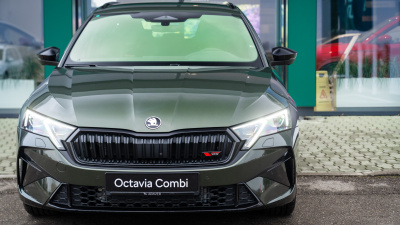 Škoda Octavia Combi 2.0 TSI RS  (pohľad zboku)