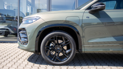 VW Tayron 1.5 eHybrid R-line Limited (pohľad zozadu)