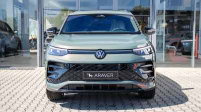 VW Tayron 1.5 eHybrid R-line Limited (pohľad do interiéru)