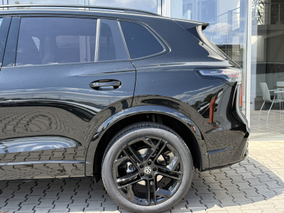 VW Tiguan 2.0 TSI R-Line Limited 4x4 (pohľad do interiéru)