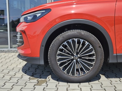 VW Tiguan 2.0 TDI Elegance 4x4 (pohľad zozadu)