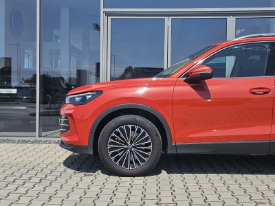 VW Tiguan 2.0 TDI Elegance 4x4 (pohľad spredu)