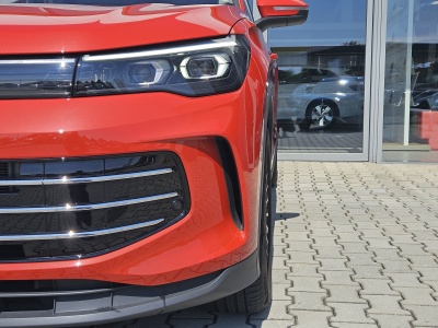 VW Tiguan 2.0 TDI Elegance 4x4 (pohľad do interiéru)