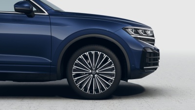 VW Touareg 3.0 TDI Premium Limited (pohľad spredu)