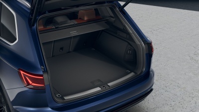 VW Touareg 3.0 TDI Premium Limited (pohľad do interiéru)