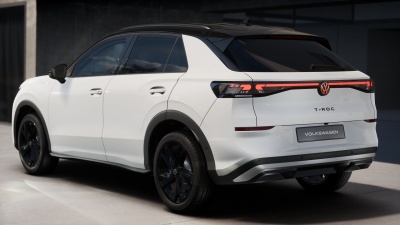 VW T-Roc 1.5 eTSI Style (pohľad zozadu)