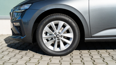 Škoda Scala 1.5 TSI Drive Plus (pohľad do interiéru)