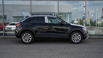 VW T-Roc 1.5 TSI Limited (pohľad zboku)