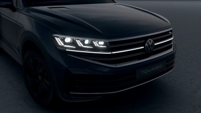 VW Touareg 3.0 TDI Elegance Limited (pohľad spredu)