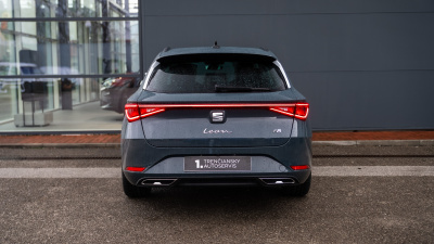 SEAT Leon SP 1.5 eTSI FR Max + (pohľad zozadu)
