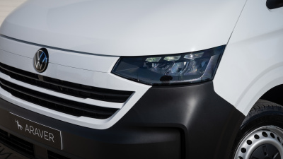 VW Transporter Basis LR 2.0 TDI (pohľad do interiéru)