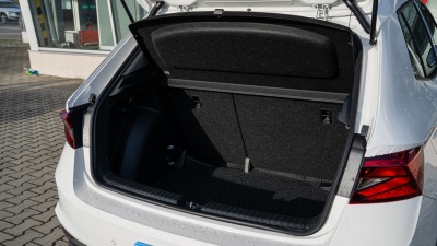 Škoda Fabia 1.0 MPI Essence (pohľad do interiéru)