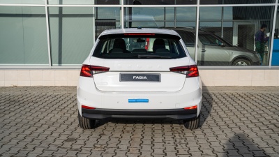 Škoda Fabia 1.0 MPI Essence (pohľad spredu)