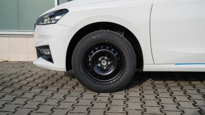 Škoda Fabia 1.0 MPI Essence (pohľad do interiéru)