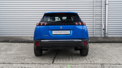 Peugeot 2008  1,2 PureTech  (pohľad zozadu)