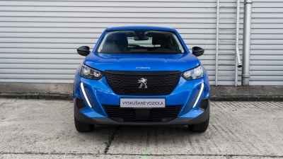 Peugeot 2008  1,2 PureTech  (pohľad do interiéru)