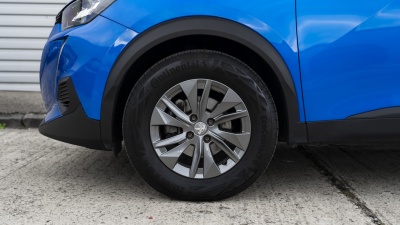 Peugeot 2008  1,2 PureTech  (pohľad do interiéru)