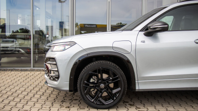 VW Tayron 1.5 eHybrid R-line Limited (pohľad zozadu)