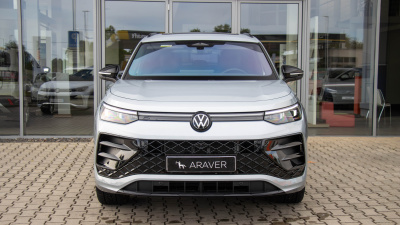 VW Tayron 1.5 eHybrid R-line Limited (pohľad do interiéru)