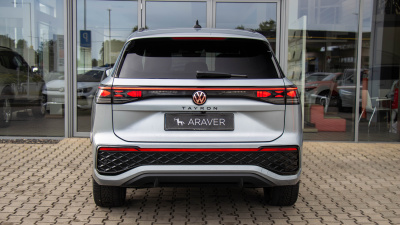 VW Tayron 1.5 eHybrid R-line Limited (pohľad do interiéru)