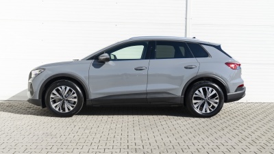 AUDI Q4 e-tron (pohľad zboku)