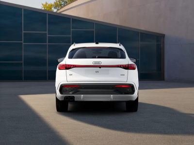 AUDI Q5 Sportback  2.0 TDI Quattro (pohľad spredu)