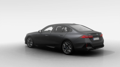 BMW 540d xDrive Sedan (pohľad zboku)