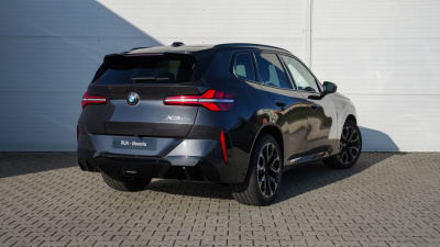 BMW X3 20d xDrive (pohľad zboku)